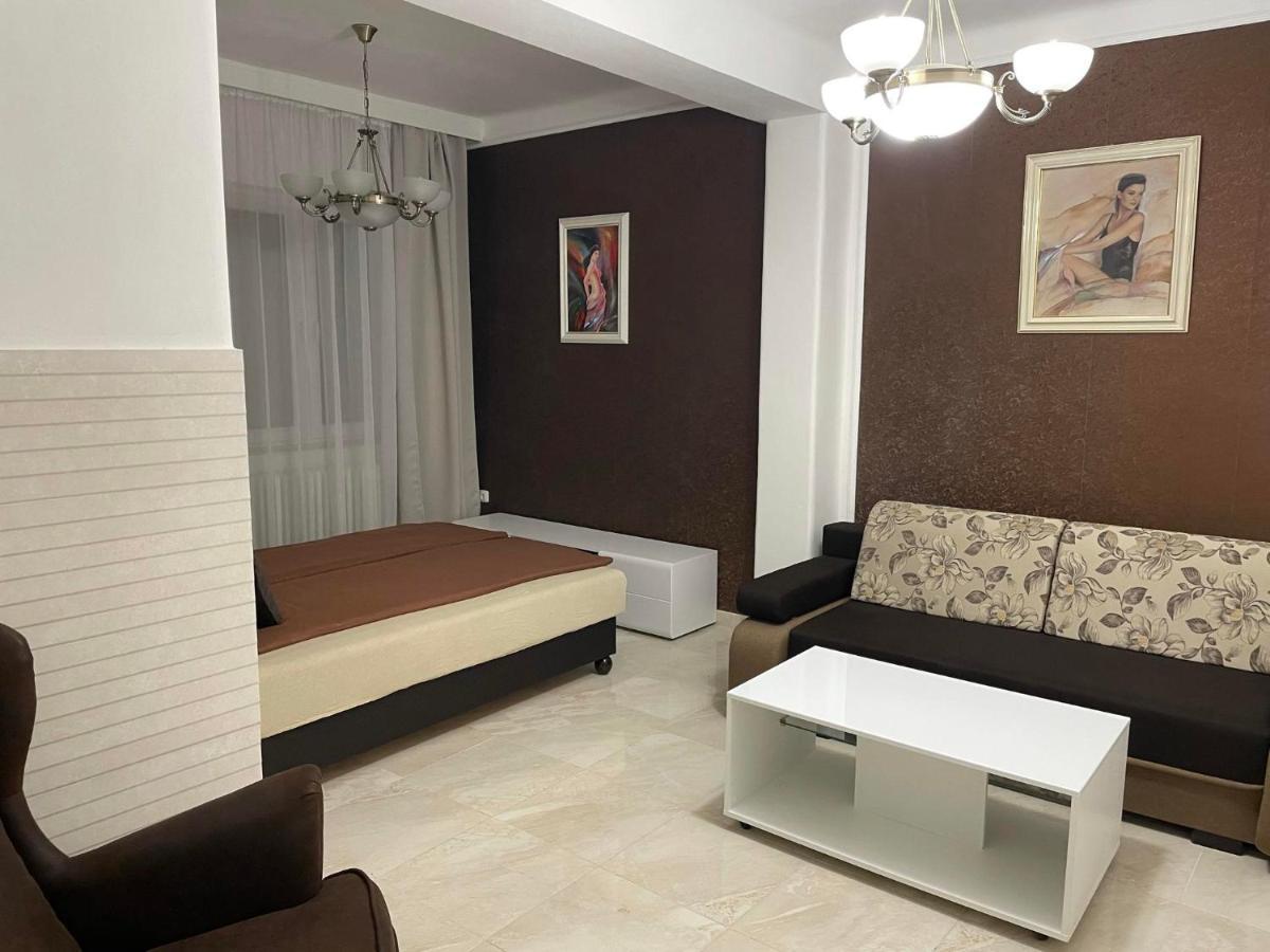 Adam Apartman Hajduszoboszlo Luaran gambar