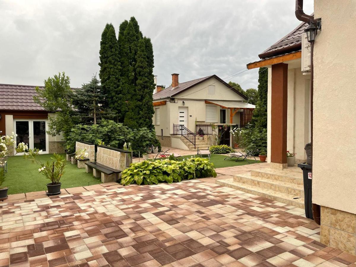 Adam Apartman Hajduszoboszlo Luaran gambar