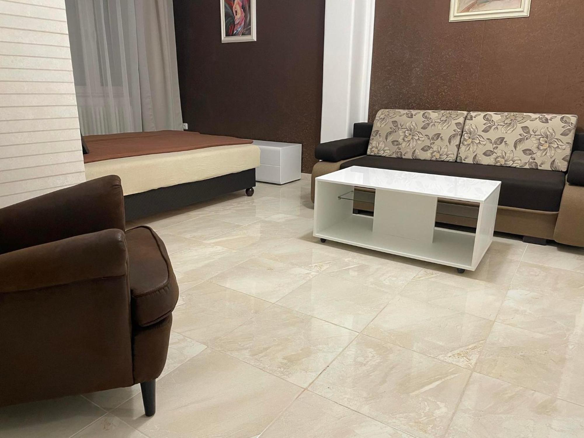 Adam Apartman Hajduszoboszlo Luaran gambar