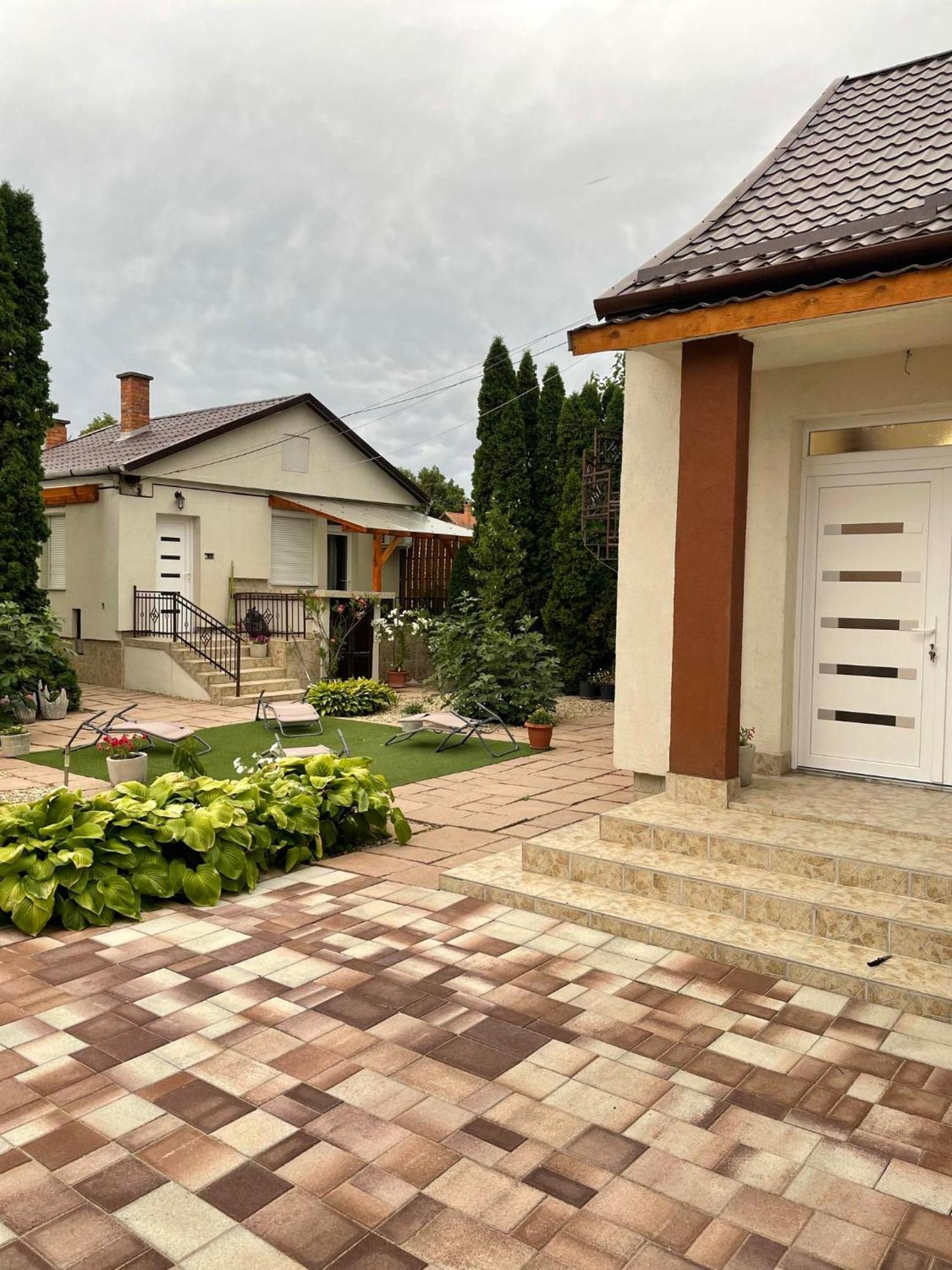 Adam Apartman Hajduszoboszlo Luaran gambar