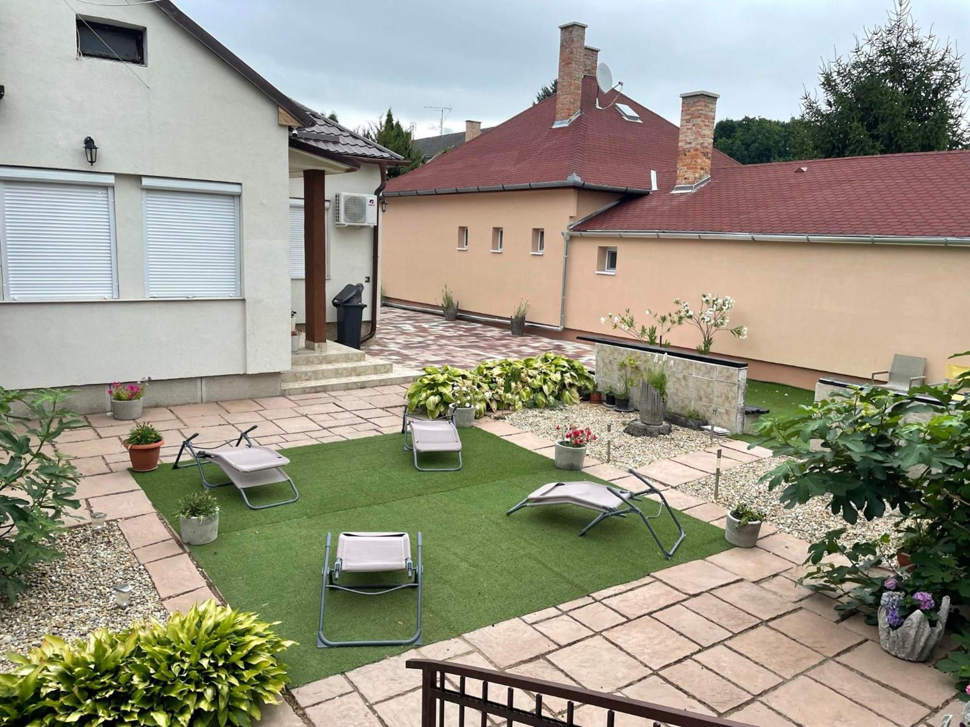 Adam Apartman Hajduszoboszlo Luaran gambar