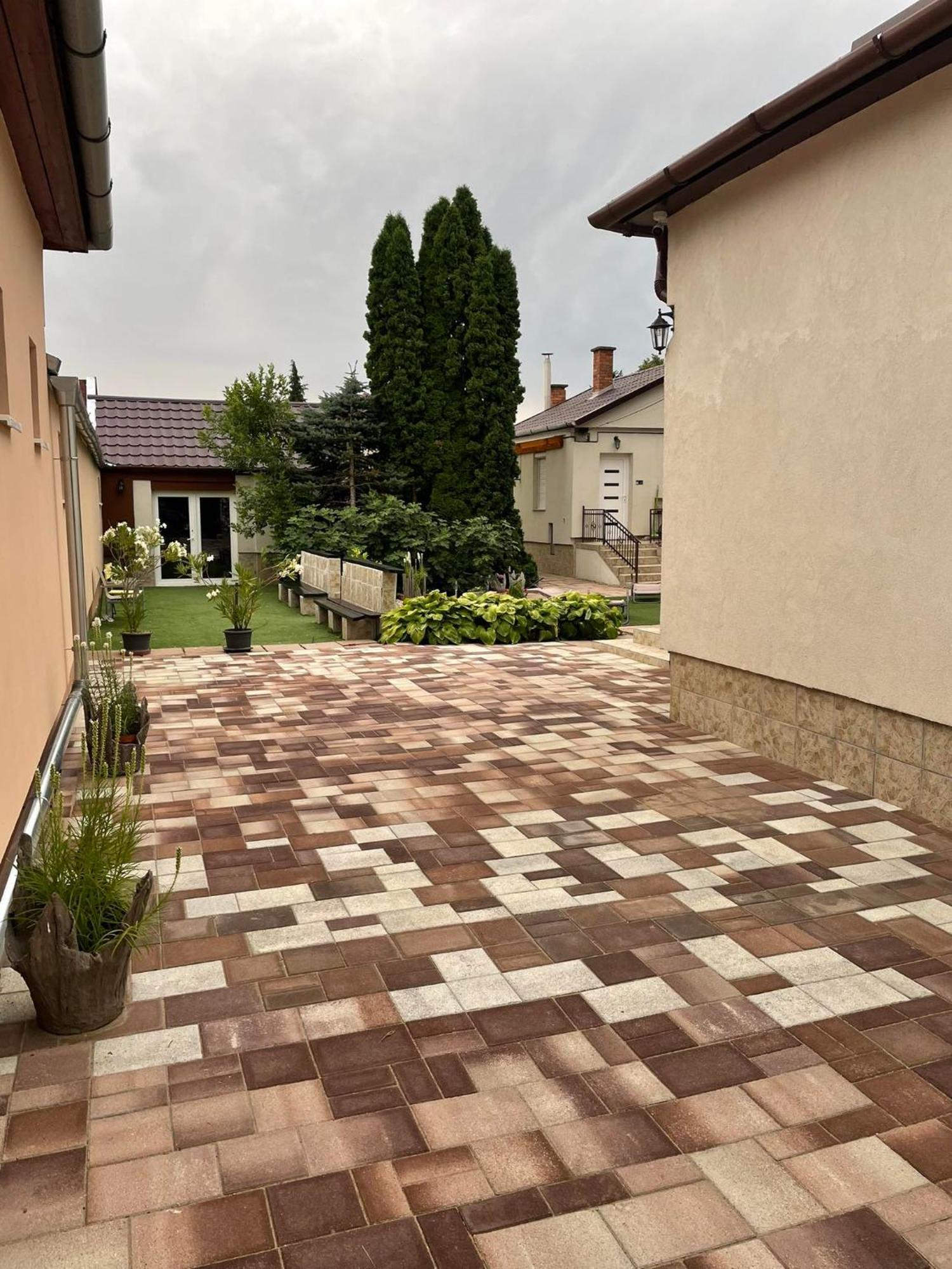 Adam Apartman Hajduszoboszlo Luaran gambar